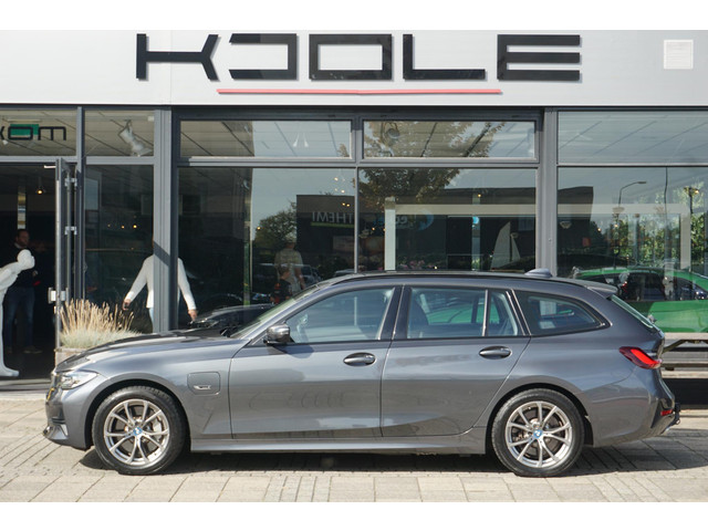 Foto 8 van BMW 3-serie Touring 330e | trekhaak | ACC