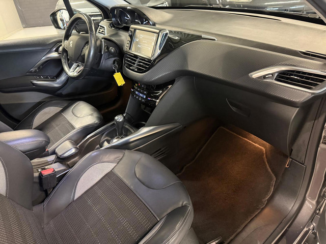 Foto 8 van Peugeot 2008 1.2 PureTech Allure Automaat|Trekhaak!!