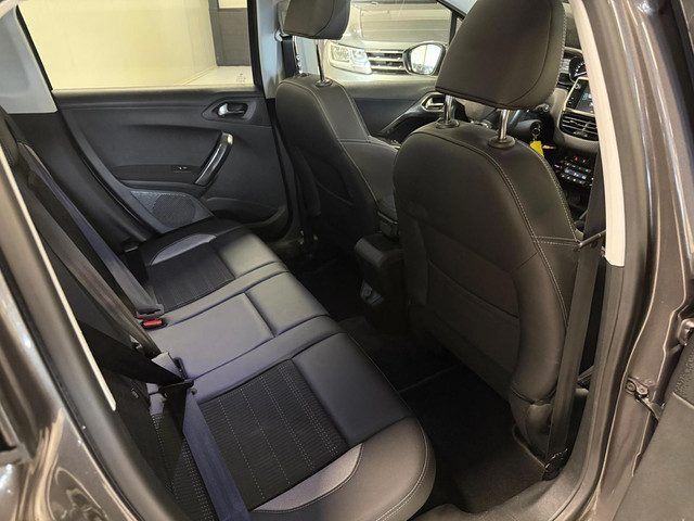 Foto 10 van Peugeot 2008 1.2 PureTech Allure Automaat|Trekhaak!!