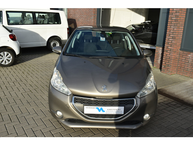 Foto 5 van Peugeot 208 1.6 e-HDi Allure gereserveerd (bj 2012)