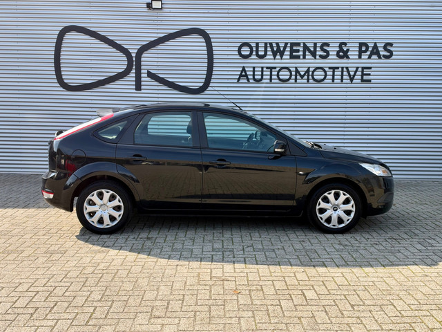 Foto 3 van Ford Focus 1.6 Trend | AIRCO | APK