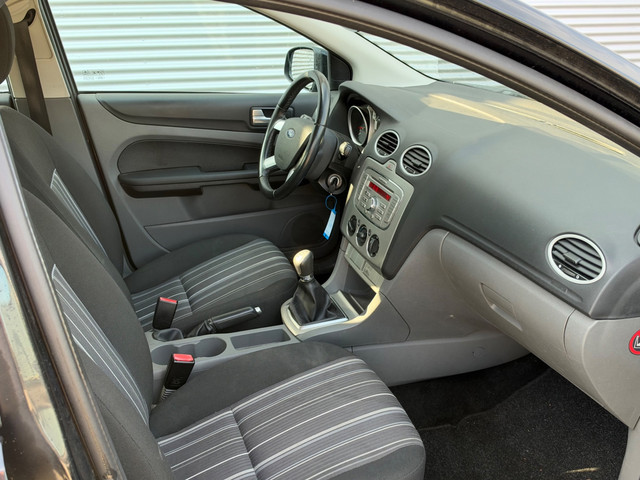 Foto 9 van Ford Focus 1.6 Trend | AIRCO | APK