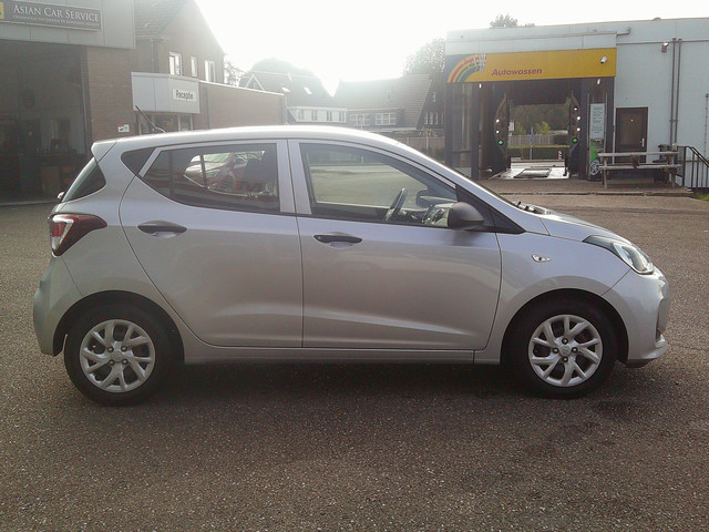 Foto 6 van Hyundai i10 1.0i i-Motion Comfort Staat in Hardenberg