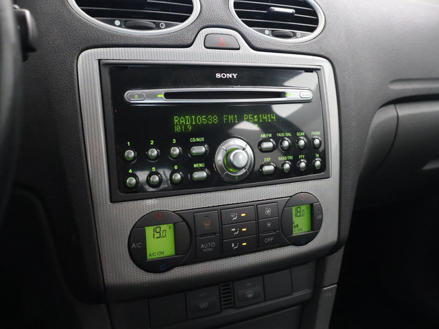 Foto 6 van Ford Focus 1.6-16V TITANIUM + TREKHAAK | CLIMATE CONTROL | CRUISE CONTROL | LMV