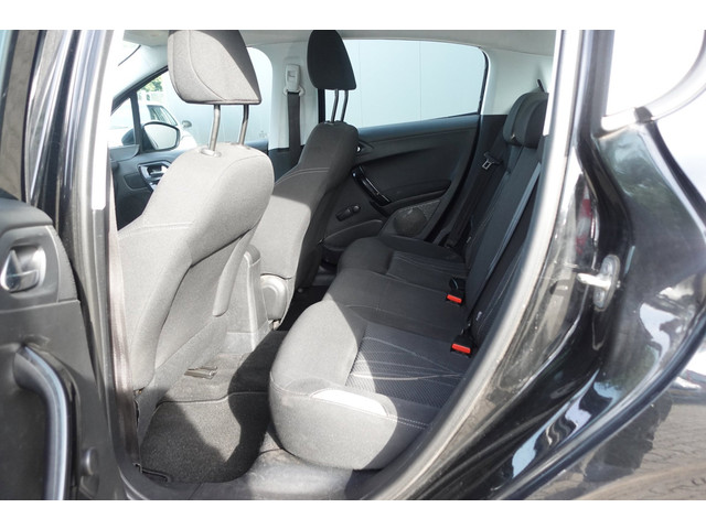 Foto 6 van Peugeot 208 1.2 VTi Access