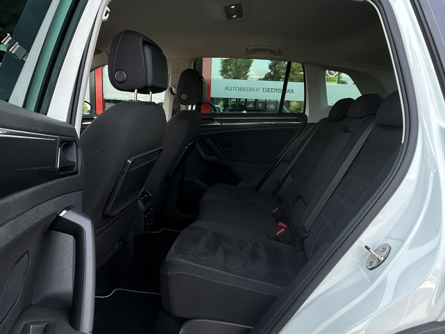 Foto 9 van Volkswagen Tiguan 1.5 TSI ACT Highline Business R | R-Line | Trekhaak | Navigatie | Stoelverwarming