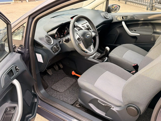 Foto 4 van Ford Fiesta 1.25 Limited, AIRCO, APK TOT 11-09-27, ELEK-RAMEN, RADIO-CD-MP3-AUX, ISOFIX, AIRBAGS, CE