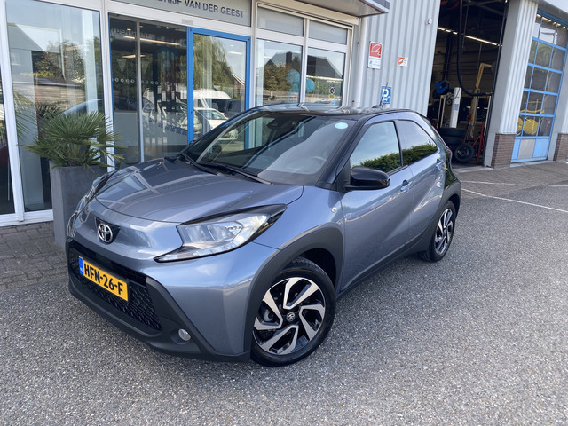 Foto 2 van Toyota Aygo X 1.0 VVT-i MT Team D Bi Tone Apple Carplay Android Auto