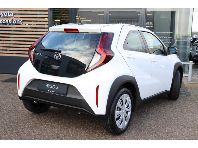 Foto 2 van Toyota Aygo X Hybrid 115 play , Nieuw en snel leverbaar met €1.500 inruilvoordeel!!