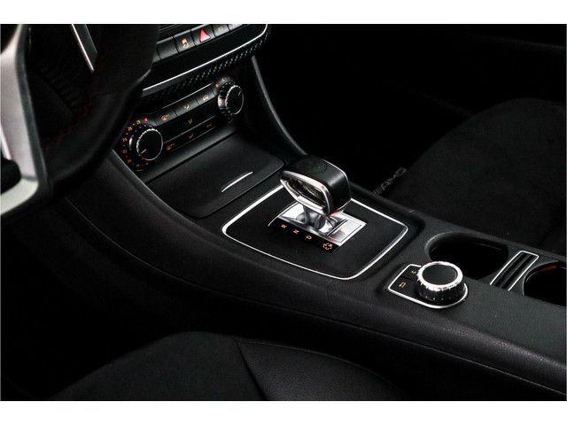 Foto 3 van Mercedes-Benz A-Klasse AMG 45 4MATIC - Camera, Harman/Kardon, Navigatie,