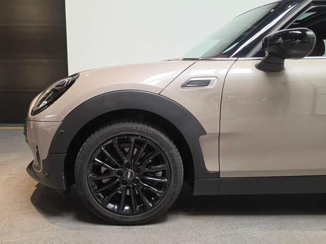 Foto 2 van MINI Clubman 1.5 Cooper MINI Yours - Apple Carplay/Android Auto - Stoelverwarming - Sfeerverlichting