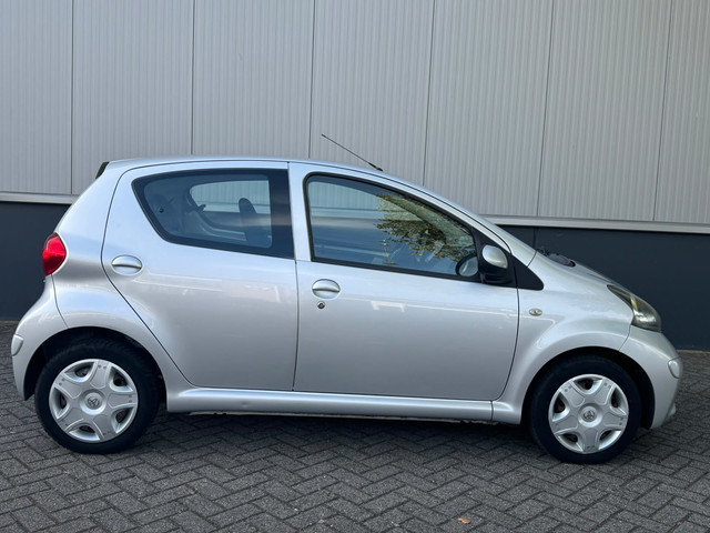 Foto 8 van Toyota Aygo 1.0-12V + Elektrische Ramen Carplay Nieuwe apk NAP