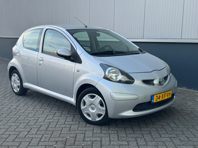 Foto 4 van Toyota Aygo 1.0-12V + Elektrische Ramen Carplay Nieuwe apk NAP