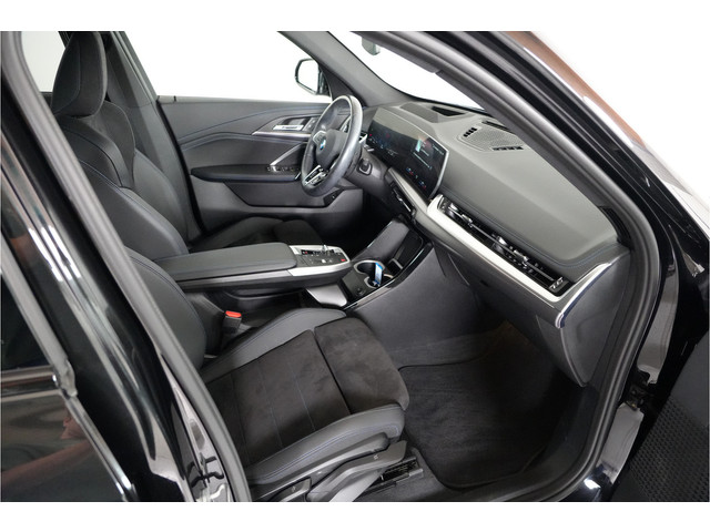 Foto 8 van BMW X1 xDrive30e M-sport | Pano | 360° Camera | Remote 3D View | HUD | SOH 91,02% |