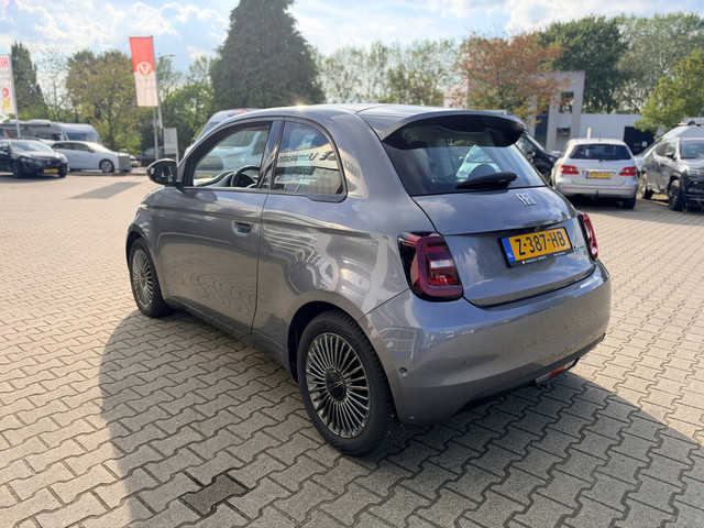 Foto 5 van Fiat 500 Icon 42 kWh SCHUIF KANTELDAK, PDC V+A (RIJKLAAR V+A)