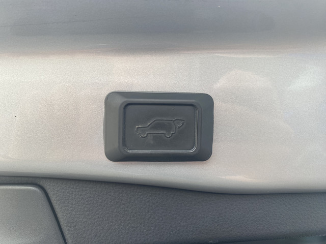 Foto 7 van Toyota RAV4 2.5 Hybrid AWD Bi-Tone (bj 2020, automaat)