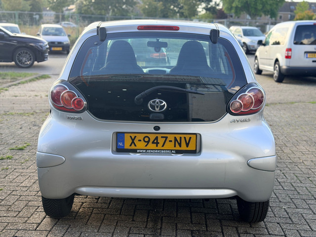 Foto 4 van Toyota Aygo 1.0-12V Comfort Bj:2011 Airco El ramen NAP