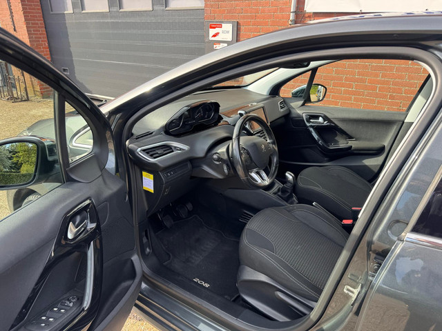 Foto 3 van Peugeot 208 1.2 PureTech Blue Lease Premium NAVI CLIMA CAMERA LMV PDC CRUISE 2 SLEUTELS + BOEKJES! N