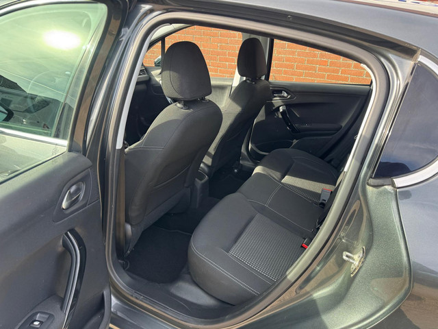 Foto 2 van Peugeot 208 1.2 PureTech Blue Lease Premium NAVI CLIMA CAMERA LMV PDC CRUISE 2 SLEUTELS + BOEKJES! N