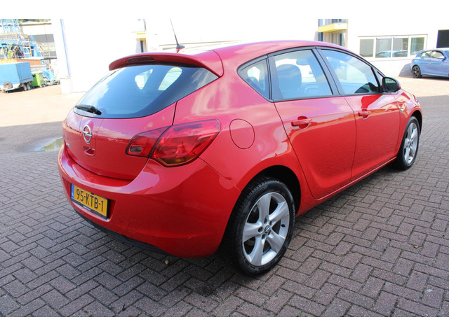 Foto 9 van Opel Astra 1.6 Edition