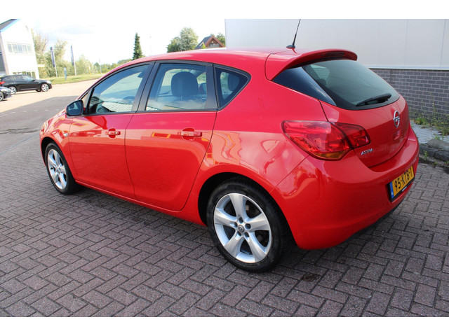 Foto 8 van Opel Astra 1.6 Edition