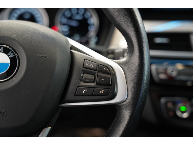 Foto 2 van BMW X1 sDrive20i Executive Edition Cruise/Climate Head- UP NAP Trekhaak!