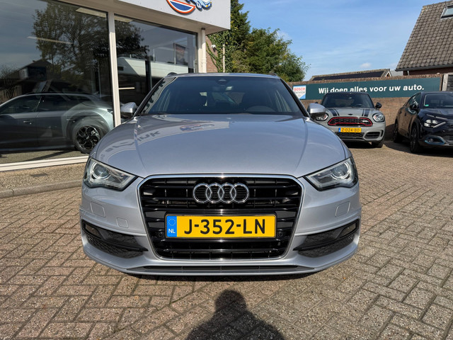 Foto 4 van Audi A3 Sportback 1.4 TFSI Ambiente Pro Line plus