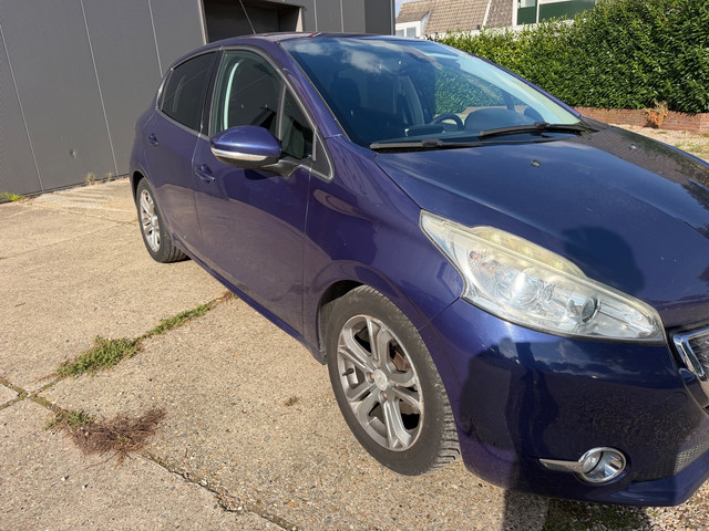 Peugeot 208 1.4 VTi Allure LEES ADVERTENTIE