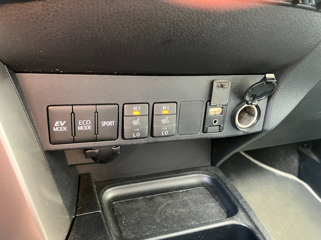 Foto 4 van Toyota RAV4 2.5 Hybrid Executive / LEDER / NL-AUTO / DEALER SERVICED / NAVI / CLIMA