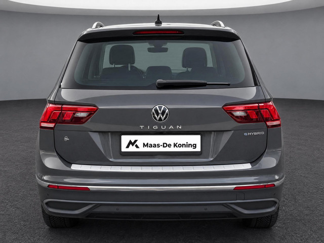 Foto 7 van Volkswagen Tiguan 1.4 245pk DSG TSI eHybrid Life · Lederen Bekleding ·  Camera · Wegklapbare Trekhaa