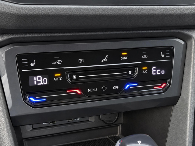 Volkswagen Tiguan 1.4 245pk DSG TSI eHybrid Life · Lederen Bekleding ·  Camera · Wegklapbare Trekhaa