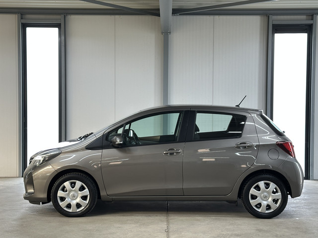 Foto 4 van Toyota Yaris 1.3 VVT-i Aspiration | Airco | Camera | Trekhaak |