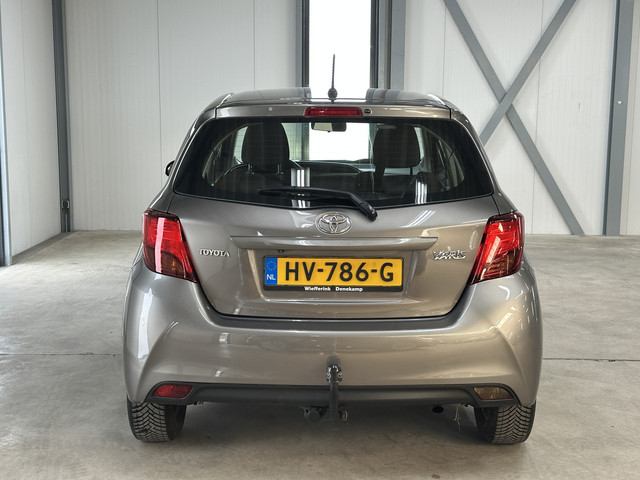Foto 7 van Toyota Yaris 1.3 VVT-i Aspiration | Airco | Camera | Trekhaak |