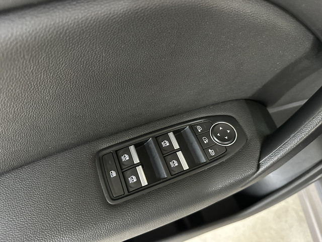 Foto 9 van Renault Captur 1.3 TCe 140 Intens EDC | Navi | Camera | Trekhaak |