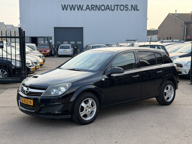 Foto 2 van Opel Astra 1.4 Selection 5-DEURS, AIRCO, ELEK-RAMEN, RADIO-CD-MP3-AUX, ISOFIX, AIRBAGS, CENT-VERGREN