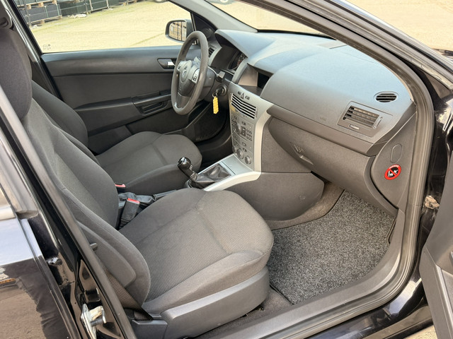 Foto 7 van Opel Astra 1.4 Selection 5-DEURS, AIRCO, ELEK-RAMEN, RADIO-CD-MP3-AUX, ISOFIX, AIRBAGS, CENT-VERGREN