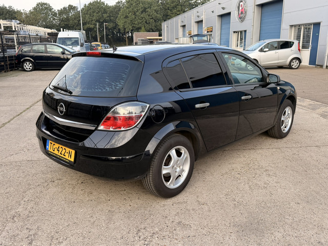 Foto 9 van Opel Astra 1.4 Selection 5-DEURS, AIRCO, ELEK-RAMEN, RADIO-CD-MP3-AUX, ISOFIX, AIRBAGS, CENT-VERGREN