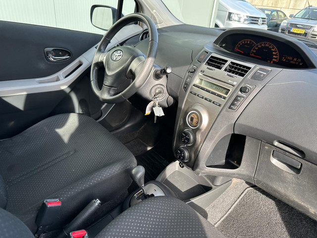 Foto 2 van Toyota Yaris 1.3 VVTi Aspiration AIRCO | ONDERHOUDSBOEKJE !