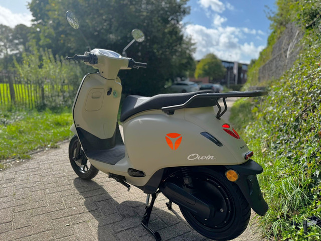 Foto 8 van Yadea Owin 25-45km Electrische Scooter NIEUW STIJLVOL BETAAL