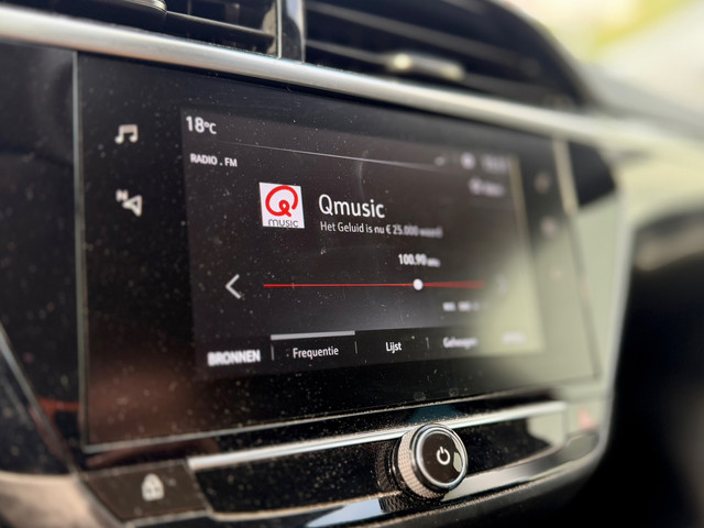 Foto 3 van Opel Corsa 1.2 Elegance * AUTOMAAT * STOELVERWARMING * NAP * CARPLAY *