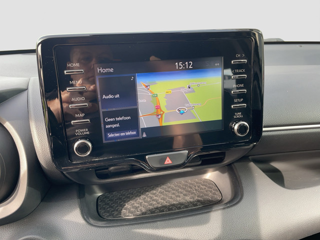 Foto 9 van Toyota Yaris 1.5 Hybrid First Edition Keyless start | LMV | Navi