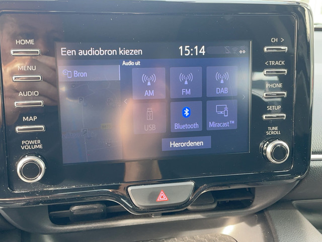 Foto 8 van Toyota Yaris 1.5 Hybrid First Edition Keyless start | LMV | Navi