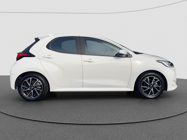 Foto 5 van Toyota Yaris 1.5 Hybrid First Edition Keyless start | LMV | Navi