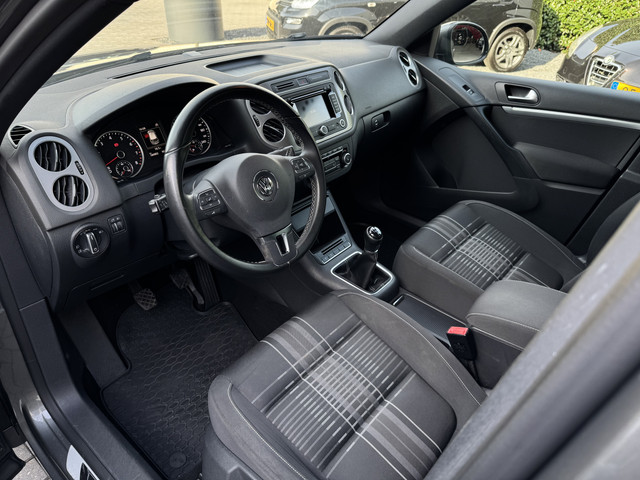 Foto 9 van Volkswagen Tiguan 1.4 TSI Lounge | Camera | Cruise | All-season | Stoelverw. | Elekspieg.