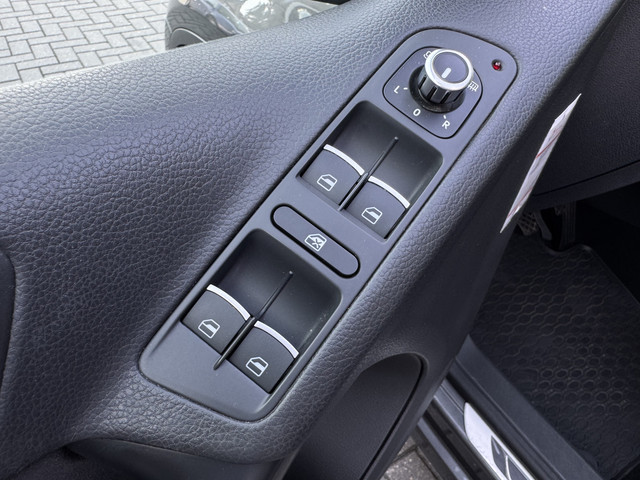 Foto 7 van Volkswagen Tiguan 1.4 TSI Lounge | Camera | Cruise | All-season | Stoelverw. | Elekspieg.