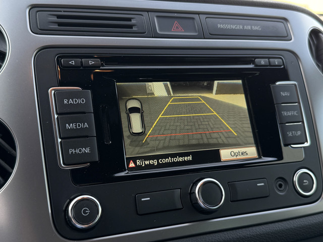 Foto 4 van Volkswagen Tiguan 1.4 TSI Lounge | Camera | Cruise | All-season | Stoelverw. | Elekspieg.