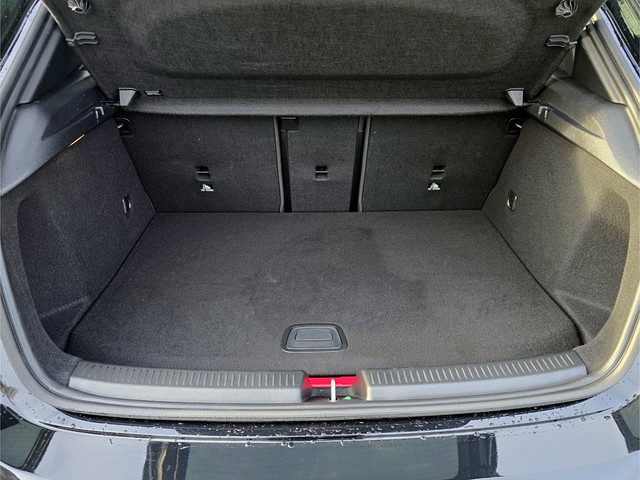 Foto 6 van Mercedes-Benz A-Klasse 250 e Star Edition AMG Line - 165 Pk - Euro 6 - Navi - Sfeerverlichting