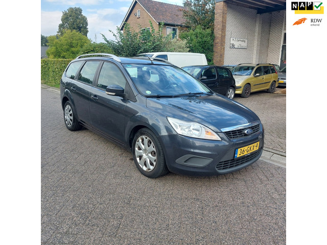 Foto 2 van Ford Focus Wagon 1.6 Trend met Nieuwe APK