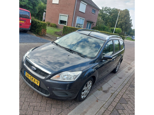 Foto 3 van Ford Focus Wagon 1.6 Trend met Nieuwe APK