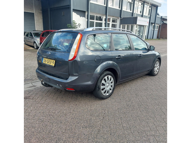 Foto 4 van Ford Focus Wagon 1.6 Trend met Nieuwe APK